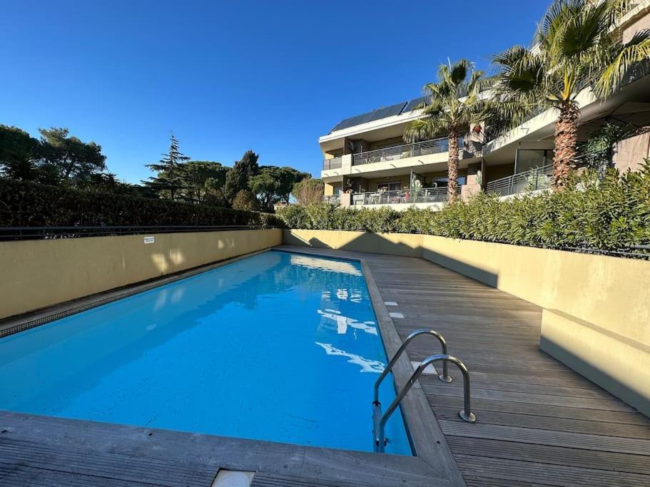 L'Appart Ideal Famille, Terrasse, Piscine, Plage Villeneuve-Loubet Exterior foto